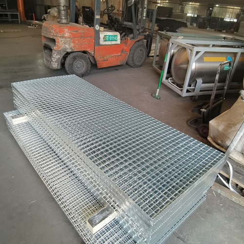 定制鍍鋅平臺鋼格板提升建筑平臺的設(shè)計(jì)感