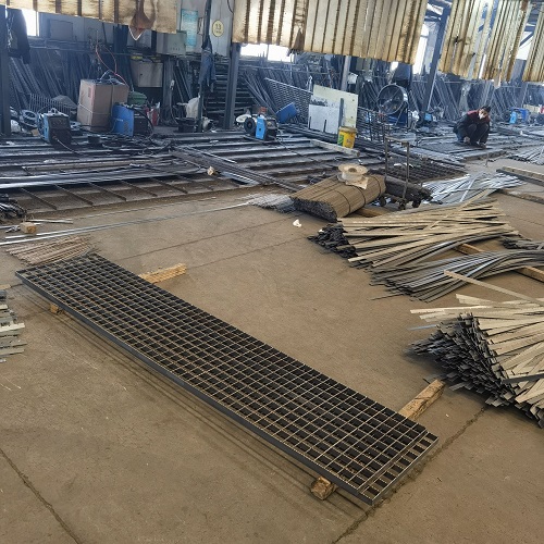 走道平臺(tái)鋼格板鋼格柵使用壽命與維護(hù)