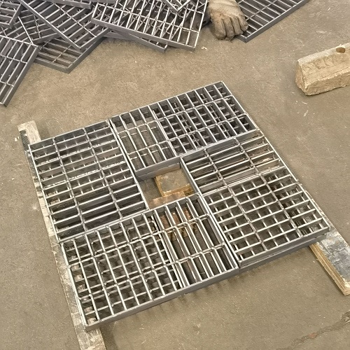 鋼格柵鋼格板的性能應用與選購指南