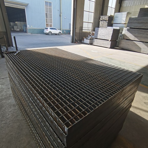 為什么大項(xiàng)目都選G325/30/100鋼格板？?jī)?yōu)勢(shì)全在這