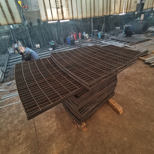 海上平臺防滑鋼格板：抗鹽霧腐蝕技術(shù)詳解！