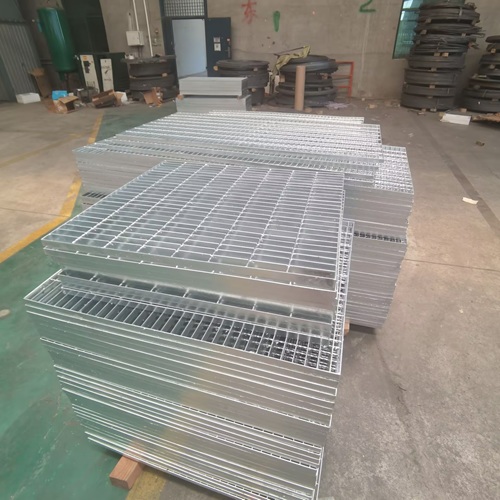 食品廠鋼格柵：符合衛(wèi)生標準的清潔方案