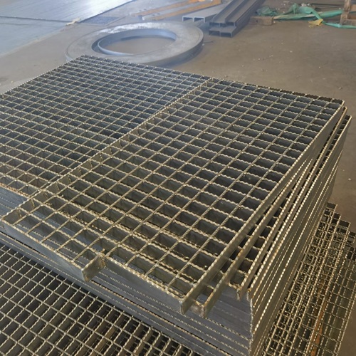 鋼格柵≠普通鋼板！它的獨(dú)特優(yōu)勢(shì)全在這里