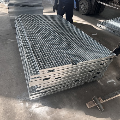 鋼格柵板在地下管廊中的核心作用