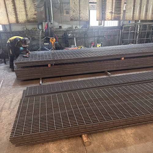 鋼格柵板的型號分類全解析，別再選錯了