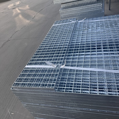 鋼格柵板在智慧城市基礎設施中的角色