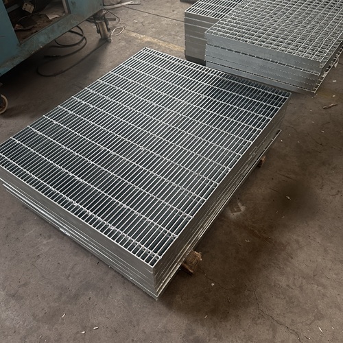 音樂(lè)節(jié)舞臺(tái)離不開(kāi)鋼格板，輕便承重雙達(dá)標(biāo)